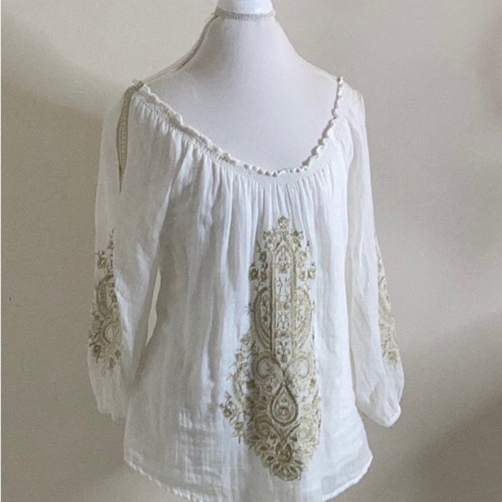 Gorgeous Adiva Peasant white top
